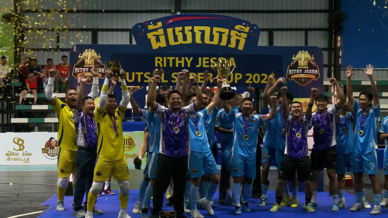 Lucky FC លើកពាន Rithy Jesda Futsal Super Cup 2026 ខណៈស្ថាបនិកនៃពានរង្វាន់នេះបង្ហាញចក្ខុវិស័យអភិវឌ្ឍយុវជន