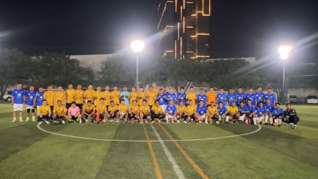 ក្រុមអ្នកសារព័ត៌មានវ័យចាស់ និងសមាគមធនាគារនៅកម្ពុជា ប្រកួតបាល់ទាត់មិត្តភាព ដើម្បីចូលរួមលើកស្ទួយវិស័យកីឡា និងរឹតចំណងមិត្តភាព