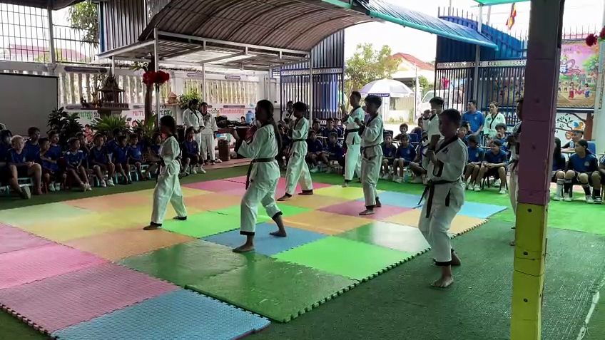 ប្រធានស្តីទីសហព័ន្ធហាប់គីដូ ដាស់តឿនសិស្សានុសិស្ស៖ «ចង់ចេះក្បាច់គុនការពារខ្លួន ត្រូវអត់ធ្មត់ចាប់ផ្តើមពីជំហានដំបូង»