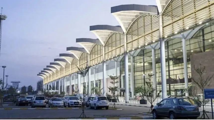 អតីតព្រលានយន្តហោះអន្តរជាតិ-ភ្ន...