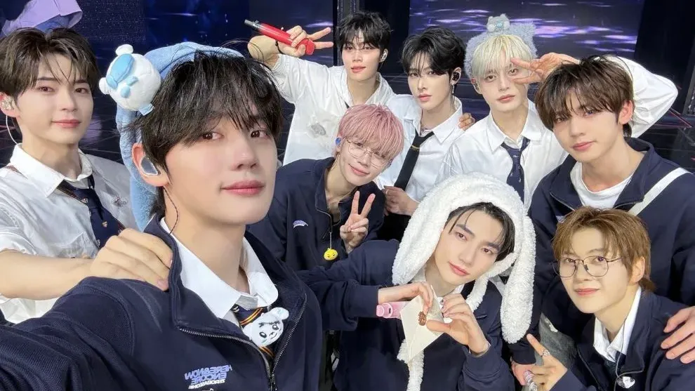 ZEROBASEONE បញ្ចប់ការប្រគំតន្ត្រីចុងក្រោយទាំងទឹកភ្នែកក្នុងនាមជាក្រុមសមាជិក ៩ នាក់