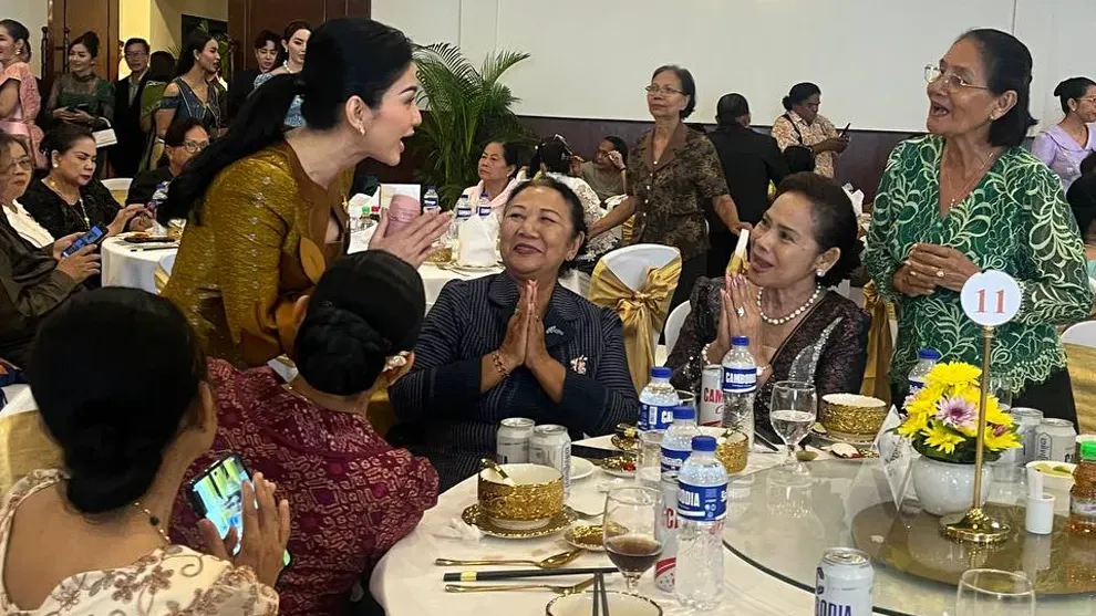 វីរសិល្បករជួបជុំគ្នា សប្បាយរីករាយមុនថ្ងៃចូលឆ្នាំ ក្រោមការរៀបចំរបស់សមាគមសិល្បករខ្មែរ