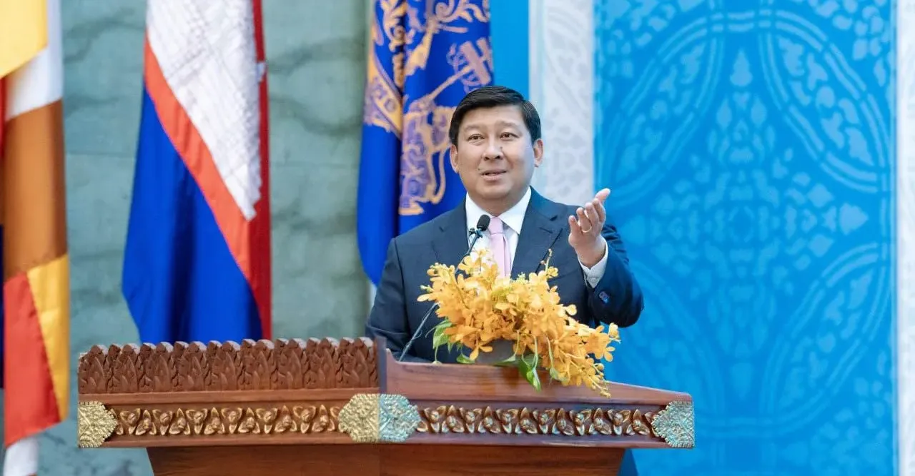 កម្ពុជា​ បើកទំព័រ​ថ្មីជា​ប្រវត...