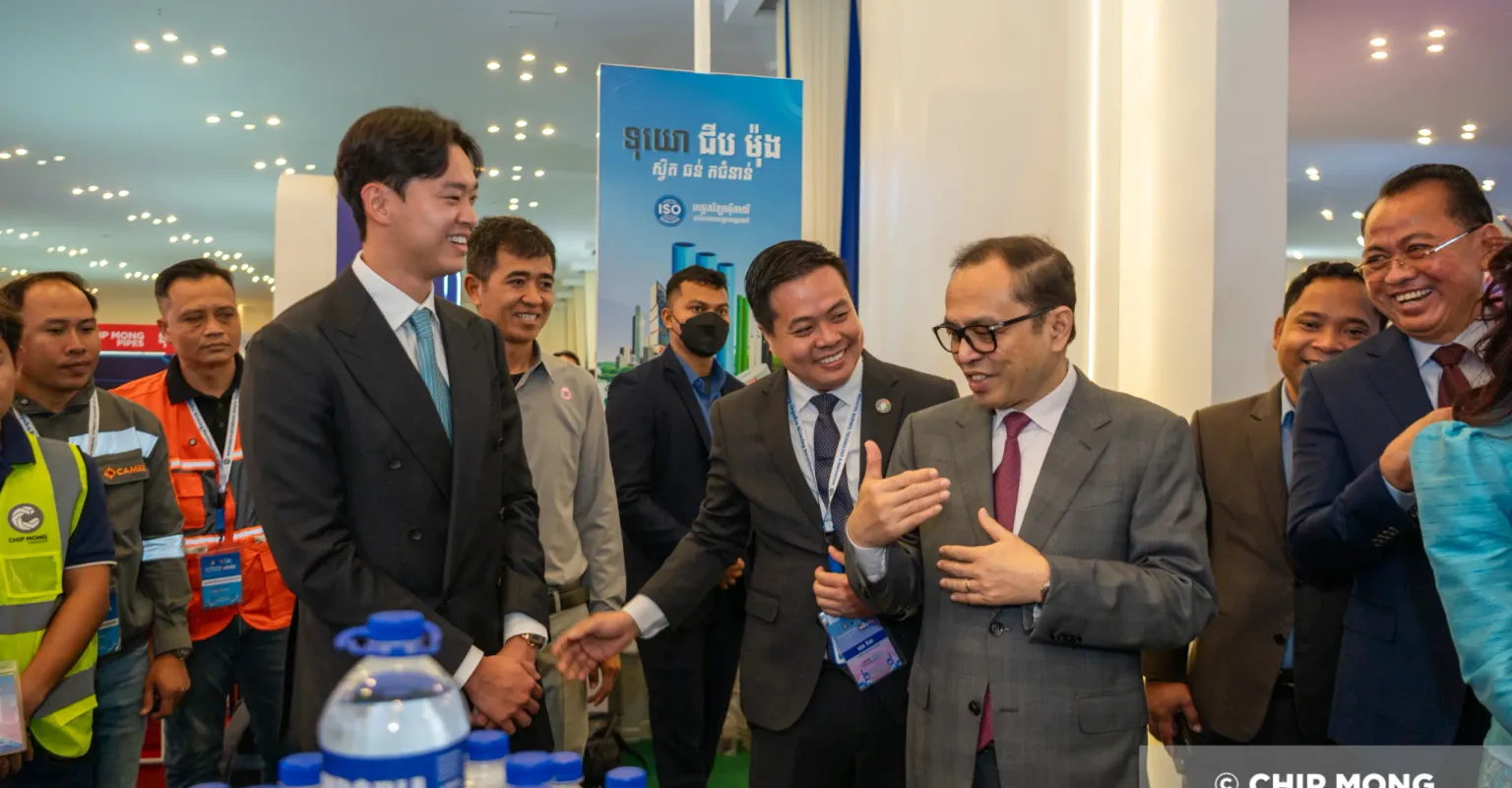 ជីប ម៉ុង គាំទ្រ និងអភិវឌ្ឍទៅលើ...