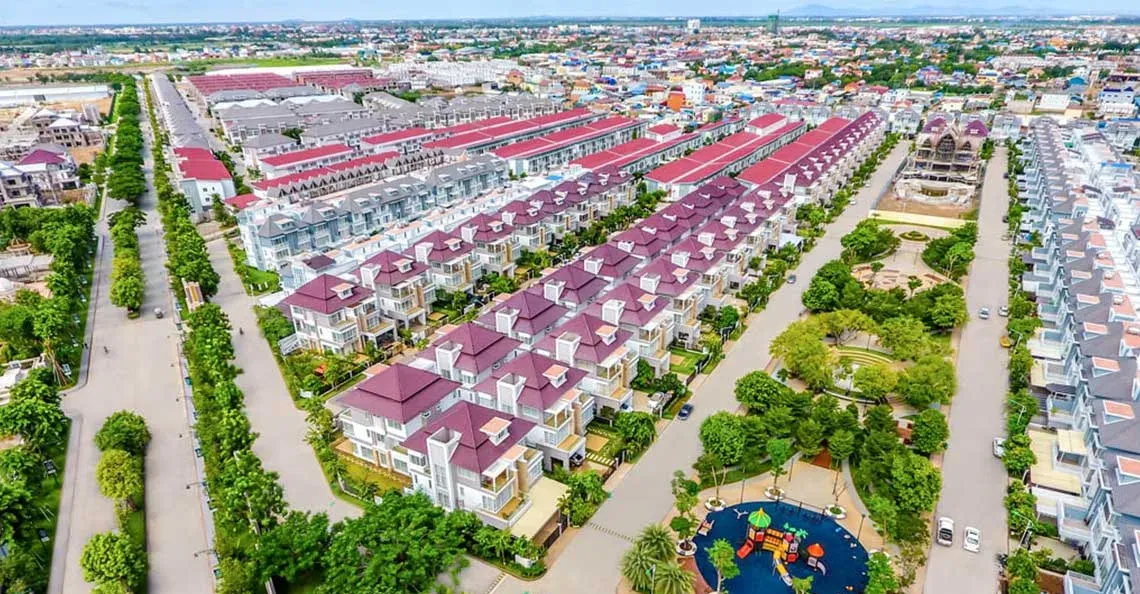 មន្ត្រីជាន់ខ្ពស់​ក្រសួងដែនដី ៖...