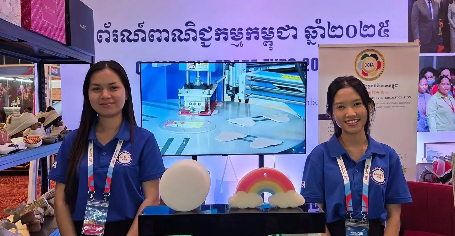 កម្ពុជា នាំចេញស្បែកជើងទៅទីផ្សា...