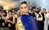 Hailey Bieber ទម្លាយពីសម្ពាធដែលត្រូវក្លាយជាម្ដាយ និងលក់ក្រុមហ៊ុន Rhode ក្នុងពេលប្រកៀកគ្នា