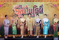 បវរកញ្ញាកម្ពុជាដើរម៉ូតបង្ហាញឈុត «ស្បៃបុរាណខ្មែរ» រំលេចអត្តសញ្ញាណជាតិ