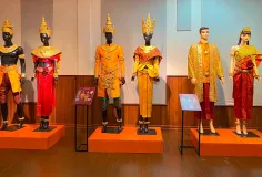 ទៅ​សៀមរាប​កុំ​ភ្លេច​ចូល​មើល​ពិព័រណ៍​សំលៀកបំពាក់​ប្រពៃណី​បុរាណ​ខ្មែរ សម្រាប់ភ្ញៀវ​ខ្មែរ​ ១ពាន់​រៀល​ប៉ុណ្ណោះ