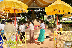 ការពូនភ្នំខ្សាច់ មានទាំងអត្ថន័យក្នុងជំនឿសាសនា បានទាំងប្រយោជន៍ដល់ទីសាធារណៈ - Article