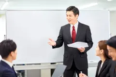 គន្លឹះទាំង ៦ ជួយបង្កើនទំនុកចិត្ត បន្ថែមមន្តស្នេហ៍ឱ្យអ្នកក្នុងបន្ទប់ប្រជុំ - Article