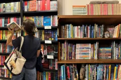 Tsundoku៖ ទិញសៀវភៅមកទុក តែមិនសូវបានអាន តើខុសដែរឬទេ? - Article