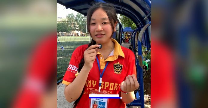 បន្ថែមចំណេះដឹង និងបទពិសោធថ្មីៗ! យុវតី ឆេង វត្តី ស្ម័គ្រចិត្តជាពេទ្យក្រុមវិទ្យាល័យឫស្សីកែវ ក្នុងពានរង្វាន់ជើងឯកវិទ្យាល័យ