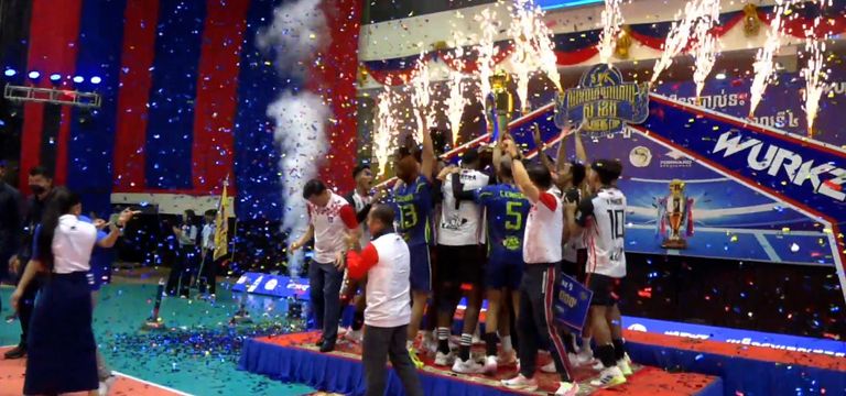 ក្រុមបាល់ទះនគរបាលភ្នំពេញនឹងផ្ដ...