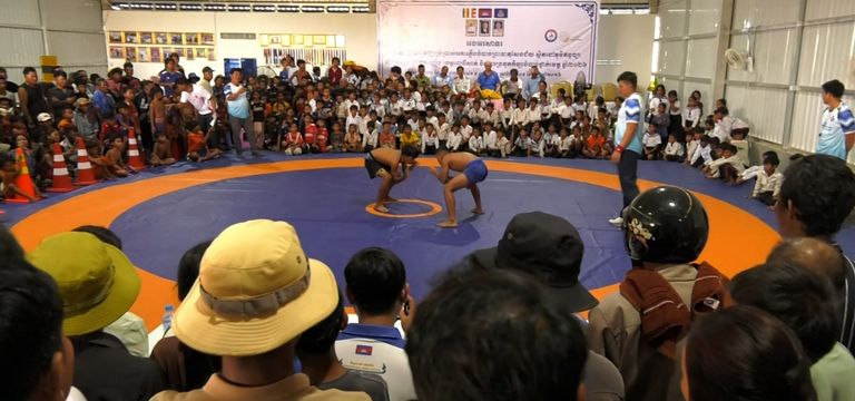 ជើងខ្លាំងកីឡាចំបាប់ ហេង វុទ្ធី...