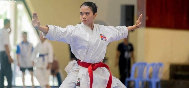 កីឡាការិនី លី ស៊ូអុីង ធ្លាប់ស្...