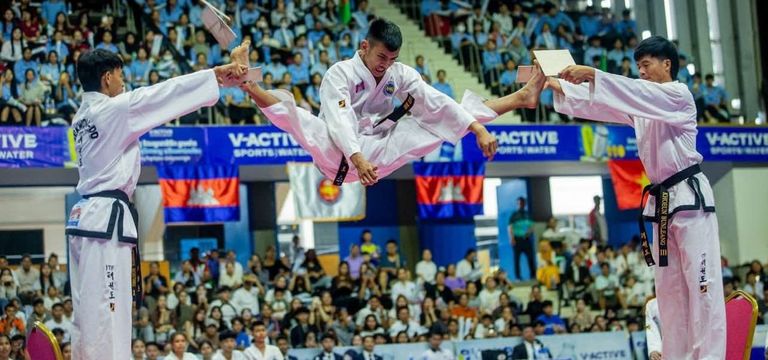 មិនថយដៃឡើយ! អត្តពលិក ITF កម្ពុ...