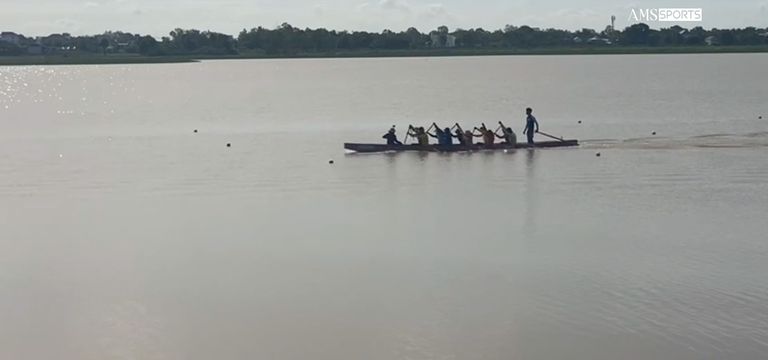 ក្រុមកីឡាទូកជម្រើសជាតិ សម្រុកហ...