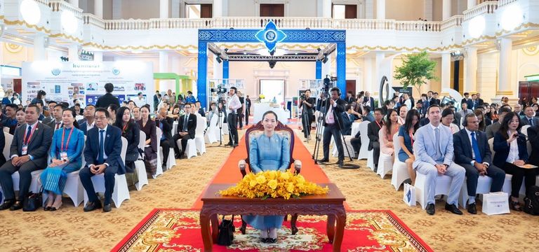 ចូលរួមដោយសេរី ! វេទិកាពាណិជ្ជក...