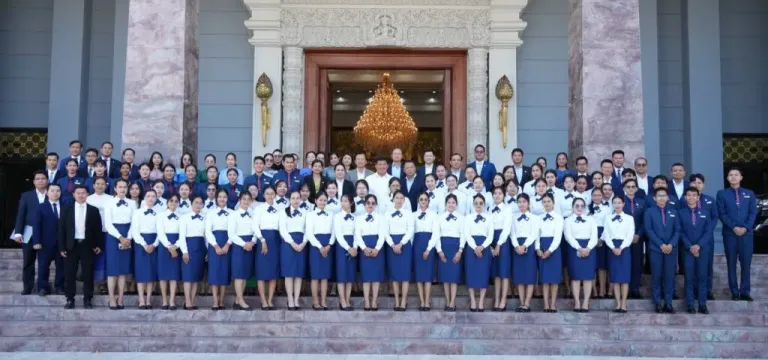 រដ្ឋាភិបាល​កែសម្រួល​រចនាសម្ព័ន...