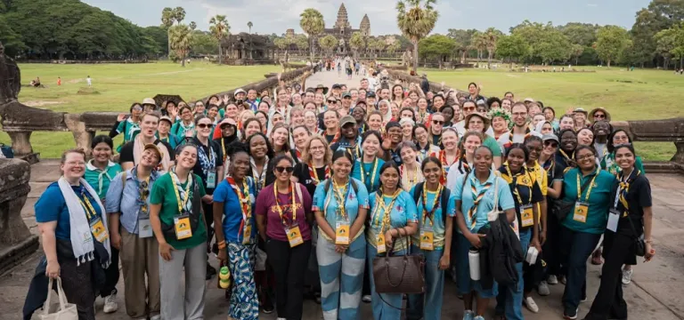 ដល់ទឹកដីអង្គរ គណៈប្រតិភូ-ក្រុមនារី គ្រប់ជាតិសាសន៍ផ្ដើមបេសកកម្មនៅប្រាសាទអង្គរវត្ត