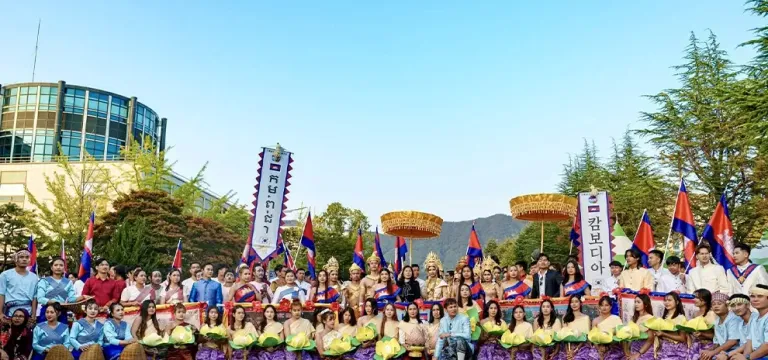 កម្មវិធីប្រកួតវប្បធម៌ ២១ ប្រទេស នៅកូរ៉េខាងត្បូង កម្ពុជាទទួលបានចំណាត់ថ្នាក់លេខ៣