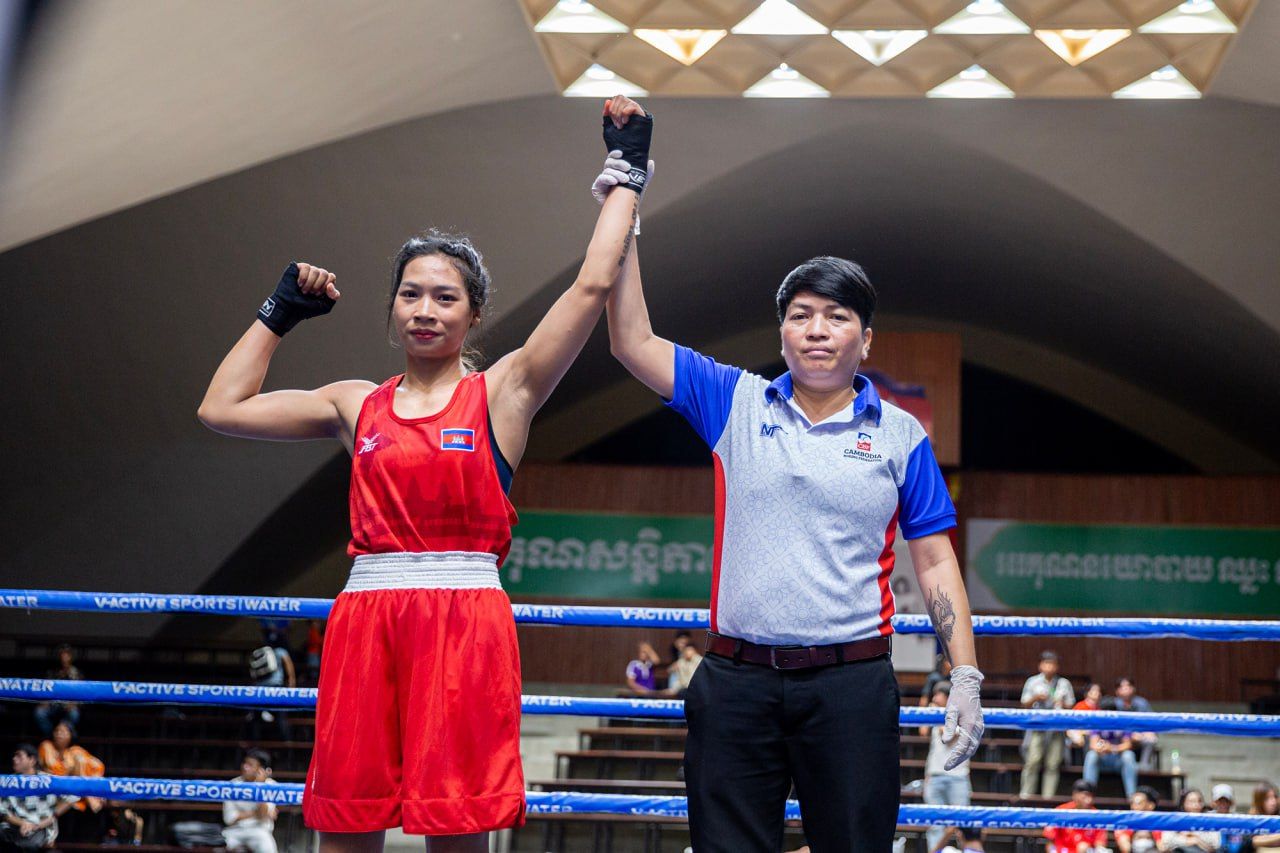 Image for article: វី ស្រីស្រស់ បារម្ភពីការធ្លាក់ចុះសមត្ថភាពពេលខ្សត់ការប្រកួតប្រដាល់សកលនារី