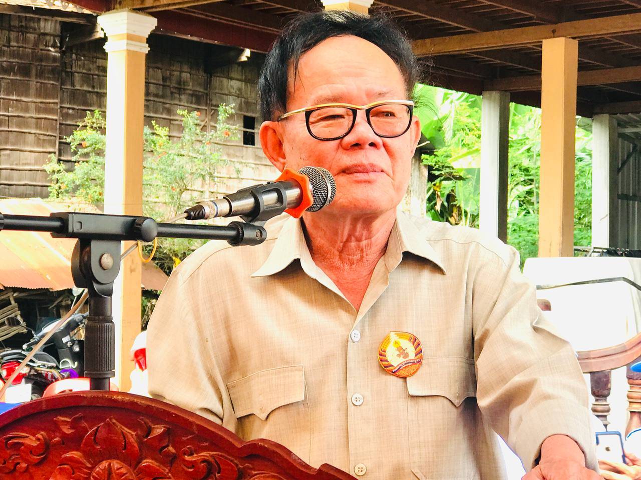 ឧកញ៉ា ឡូវ ហ៊ឹង ប្រធានក្រុមការងារចុះជួយឃុំទងត្រឡាចអញ្ជើញ ចូលរួម យុទ្ធនាការ ឃោសនាបោះឆ្នោត