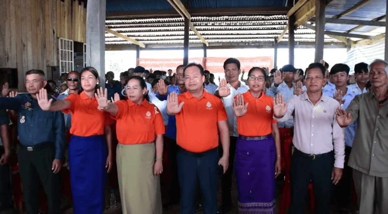 មនុស្ស២០០នាក់នៅខេត្តស្ទឹងត្រែងចូលរួមយុទ្ធនាការ១៦ថ្ងៃ ដើម្បីបញ្ឈប់អំពើហិង្សាលើស្រ្តី និងក្មេងស្រី