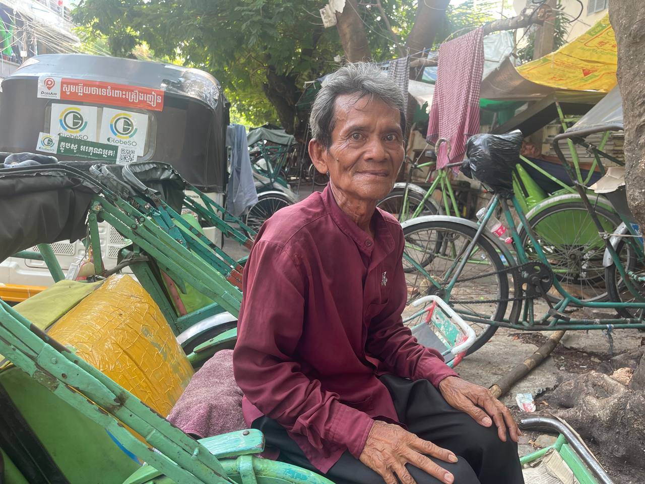 អ្នកធាក់ស៊ីក្លូ៖ទោះពុំសូវមានភ្ញៀវទេសចរ ប៉ុន្តែក៏នៅមានថវិកមូលនិធិសម្តេចតេជោហ៊ុនសែន សម្រាប់ទ្រទ្រង់ជីវភាព