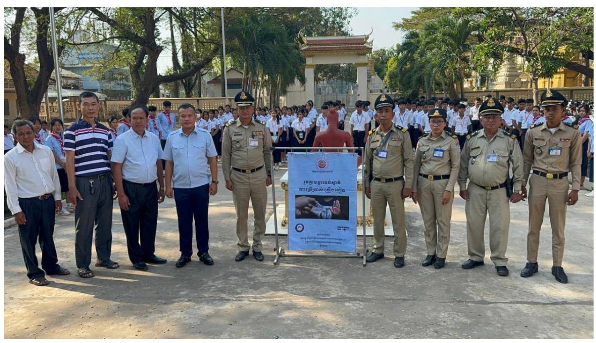 អាជ្ញាធរខណ្ឌច្បារអំពៅ ចុះបញ្ច្រាបការយល់ដឹង ដល់សិស្សា នុសិស្ស វិទ្យាល័យព្រែកថ្មី ពីផលវិបាកនៃគ្រឿងញៀន