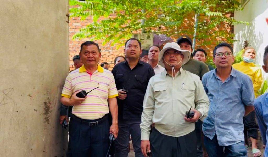 ផ្ទះចំនួន ១០ខ្នង ត្រូវអគ្គិភ័យឆេះបំផ្លាញ នៅខណ្ឌឬស្សីកែវ និងសមត្ថកិច្ចម្នាក់ រងរបួស