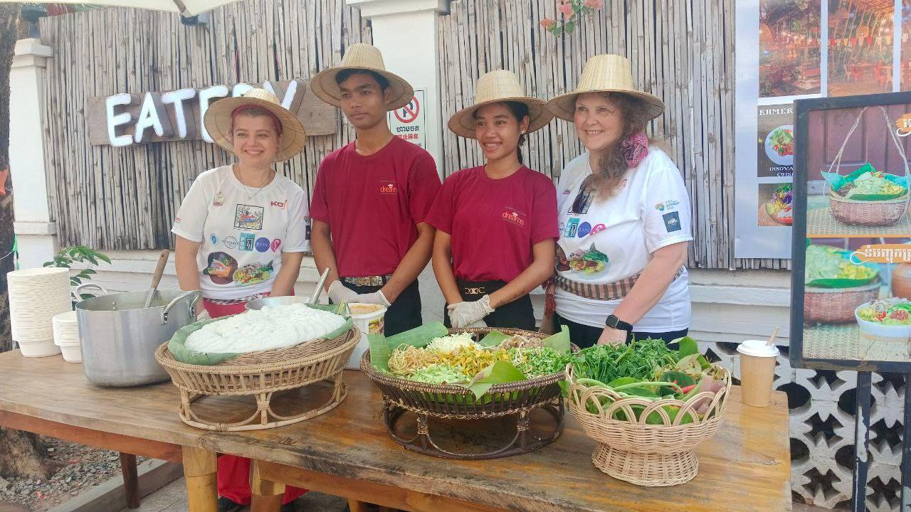 ប្រតិបត្ដិករទេសចរណ៍ និងចុងភៅចំនួន ៥ប្រទេស រៀបចំនំបញ្ចុកសប្បុរសធម៌ ដើម្បីបរិច្ចាកថវិកាដល់មន្ទីរពេទ្យកុមារ និងលើកតម្លៃនំបញ្ចុកខ្មែរ