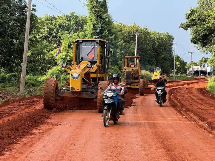 កិច្ចខិតខំប្រឹងប្រែងរបស់ថ្នាក់ដឹកនាំខេត្តរតនគិរី ក្នុងការកសាងហេដ្ឋារចនា​សម្ព័ន្ធផ្លូវរួមចំណែកដល់ការអភិវឌ្ឍ សេដ្ឋកិច្ចជាតិ និងប្រជាជន