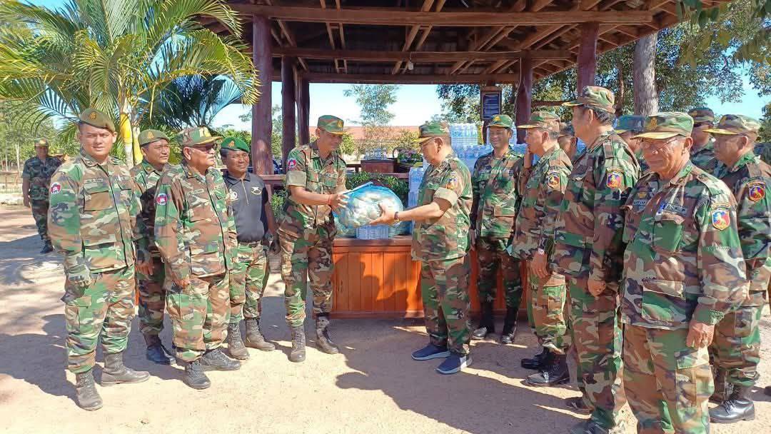 ឧត្តមសេនីយ៍ឯក ស្រី ឌឹក ៖ កងទ័ពត្រូវតែស្មោះត្រង់ដាច់ខាត ហ៊ានធ្វើ​ពលិកម្ម​គ្រប់​បែបយ៉ាង ដើម្បីបុព្វហេតុជាតិ មាតុភូមិ