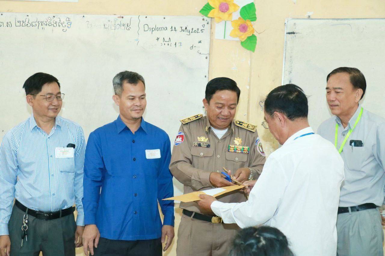 ប្រឡងសិស្សពូកែទូទាំងខេត្តបន្ទាយមានជ័យចាប់ផ្តើម
