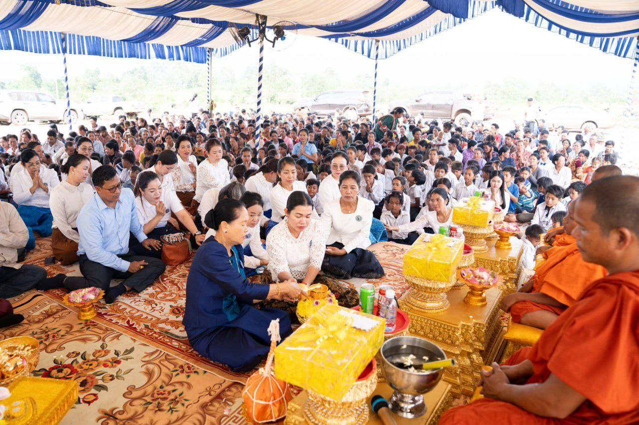 លែងមានការបញ្ជូនកូនទៅរៀននៅឆ្ងាយទៀតហើយក្រោយពេលអគារ​សិក្សាថ្មីសាលាបឋមសិក្សា តេជោពង្រក ក្នុងស្រុកឈូក សាងសង់​​រួចរាល់