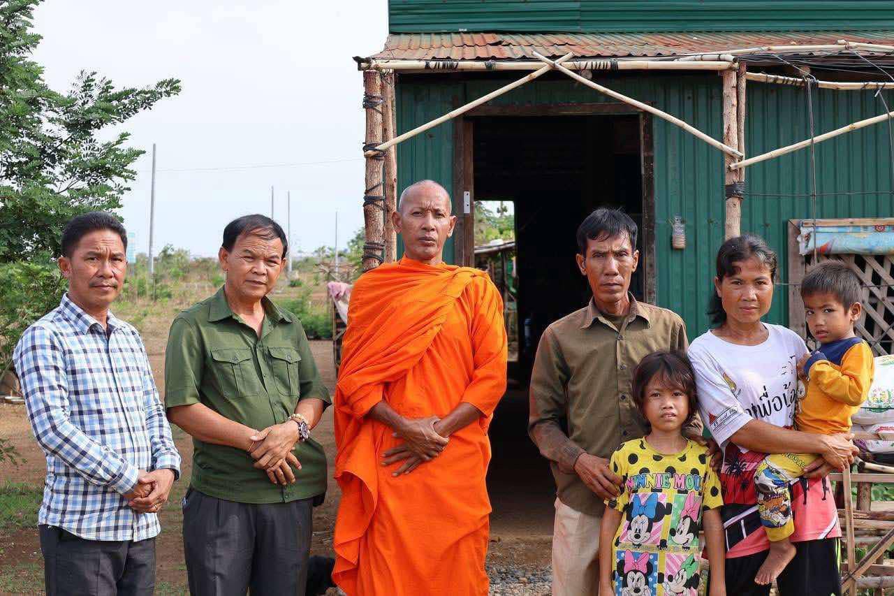 ពលរដ្ឋមានជីវភាពមានការលំបាកនិងពិការភាពទទួលអំណោយសប្បុរសធម៌ពីព្រះមន្ត្រីសង្ឃខេត្តបន្ទាយមានជ័យនិងក្រុងប៉ោយប៉ែត