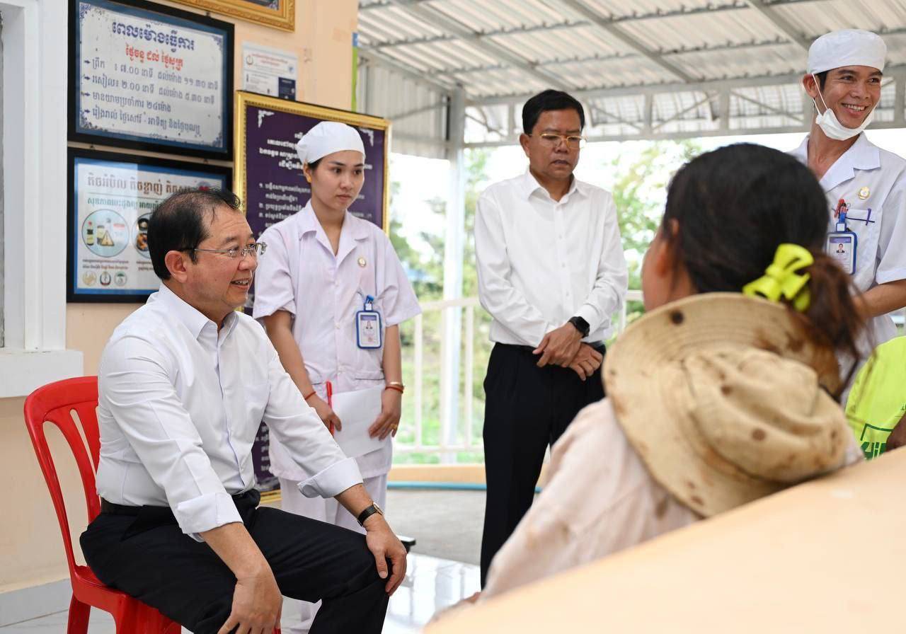 ឯកឧត្តមរដ្ឋមន្ដ្រី ឈាង រ៉ា អញ្ជើញពិនិត្យការបម្រើសេវាសុខាភិបាលនៅមណ្ឌលសុខភាពក្បាលដំរី ខេត្ដក្រចេះ