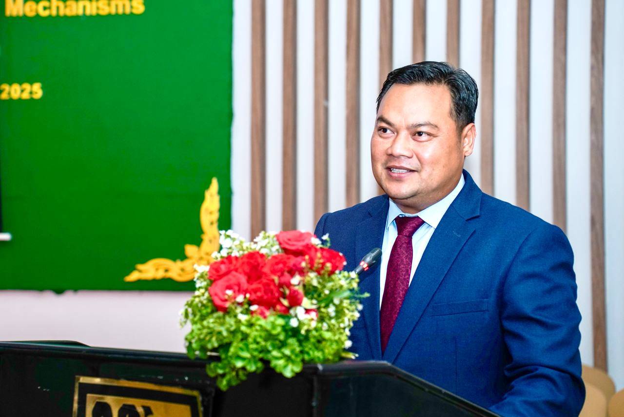 សហជីពនៅកម្ពុជាថា រាជរដ្ឋាភិបាលបានលើកកម្ពស់លក្ខខណ្ឌការងារកាន់តែមានស្ដង់ដារខ្ពស់ដូចបណ្ដាប្រទេសនៅក្នុងតំបន់ដែរ