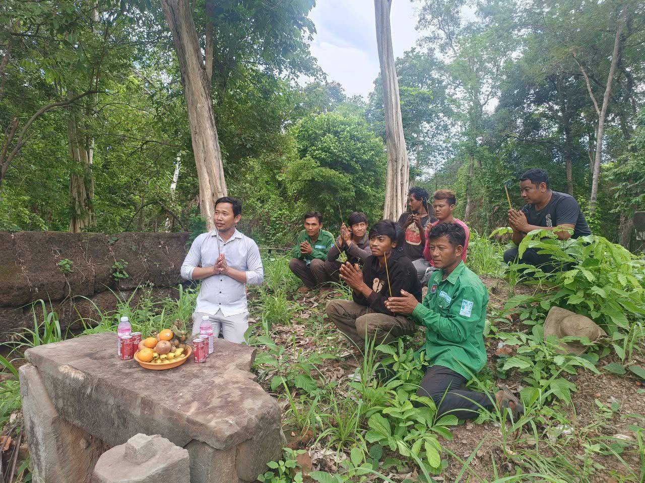 អាជ្ញាធរជាតិព្រះវិហារ បន្តដកហូតដើមឈើមានហានិភ័យដល់ប្រាសាទនៅរមណីយដ្ឋានប្រាសាទកោះកេរ
