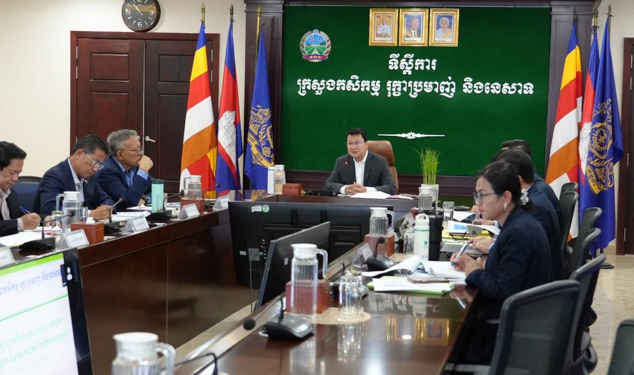កិច្ចប្រជុំពិភាក្សាលើសំណើសុំកិច្ចសហការសិក្សាស្រាវជ្រាវការចិញ្ចឹមគោ និងកិច្ចប្រជុំពិនិត្យលើដំណើរការផលិតជីគីមី និងជីសរីរាង្គ