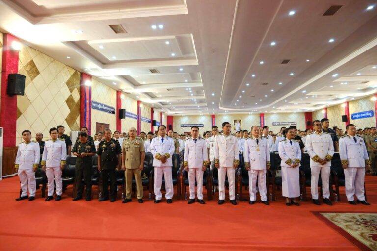 អាជ្ញាធរខេត្តកំពតរៀបចំពិធីអបអរសាទរព្រះរាជពិធីបុណ្យចម្រើនព្រះជន្មព្រះបរមនាថ នរោត្តម សីហមុនី គម្រប់៧២យាងចូល ៧៣ព្រះវស្សា