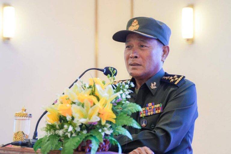 អគ្គមេបញ្ជាការ៖ ការផ្សព្វផ្សាយព័ត៌មានក្លែងក្លាយមួយចំនួន​នៅតាមបណ្តាញសង្គម​មានចរិតញុះញង់ ធ្វើឱ្យជះឥទ្ធិពលអាក្រក់ដល់សង្គមជាតិ បង្កភាពចលាចល
