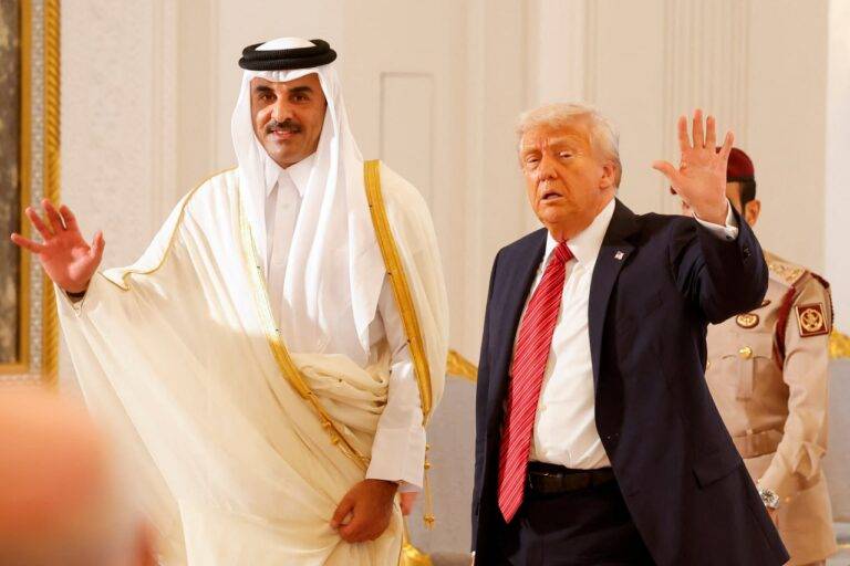 លោក Trump ថា កាតាជះលុយ ២០០ពាន់លានដុល្លារទិញយន្តហោះ Boeing