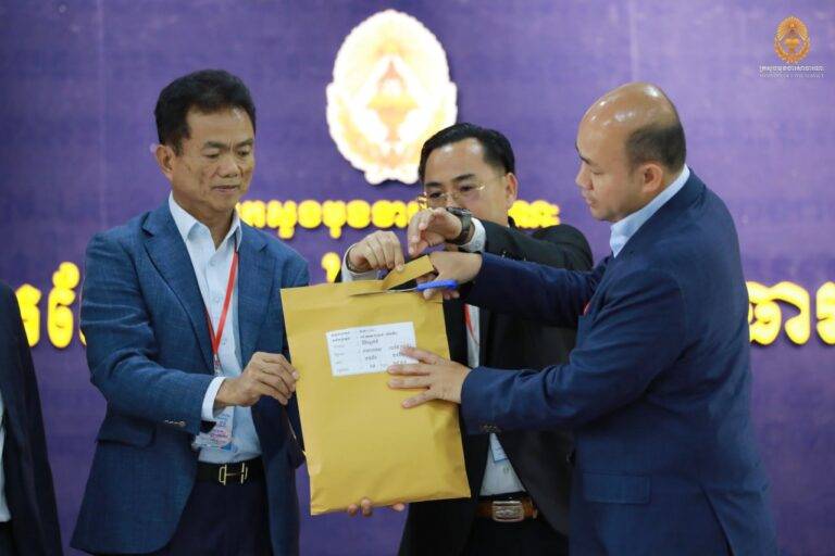 បេក្ខជនចំនួន ៥០៧នាក់ចូលរួមប្រឡងប្រជែងជ្រើសរើសមន្ត្រីច្បាប់ ក្របខណ្ឌទីស្តីការគណៈរដ្ឋមន្រ្តី លើវិញ្ញាសាសរសេរលើកទី១
