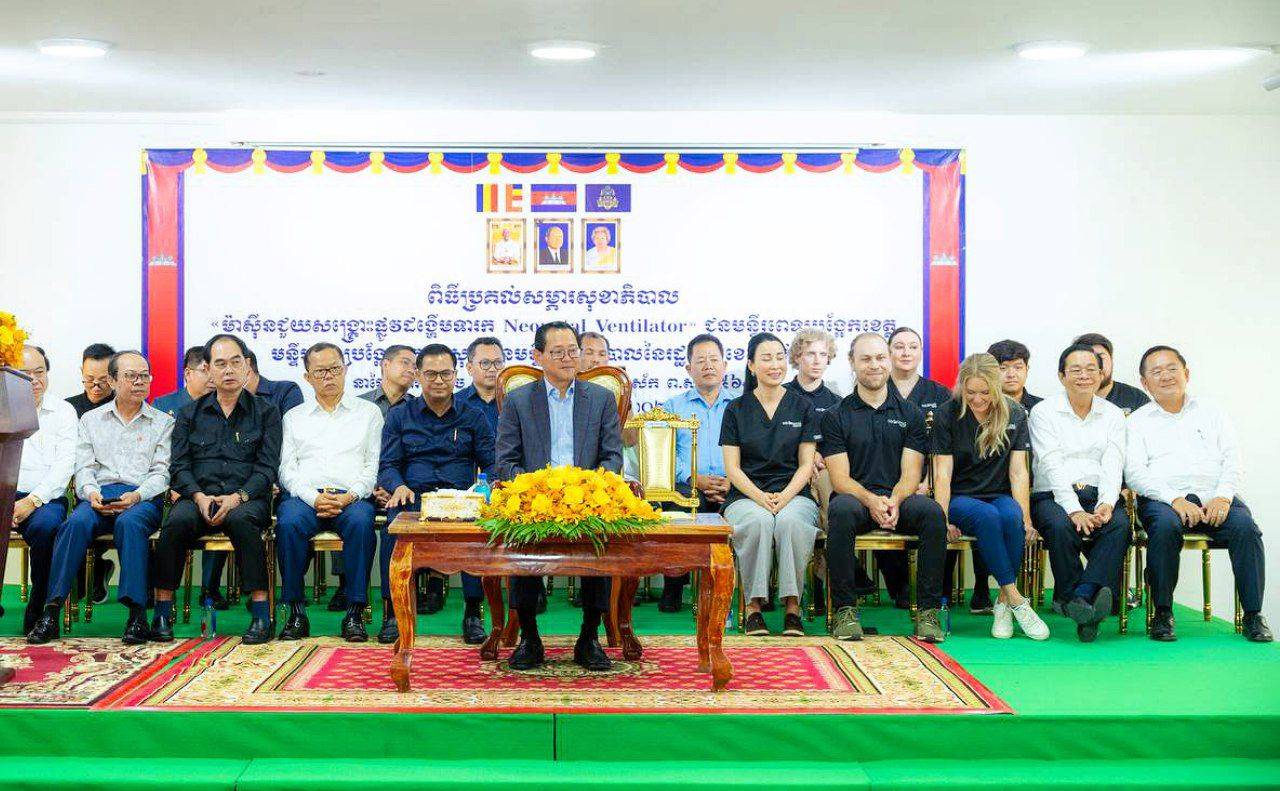 ម៉ាស៊ីនជួយសង្គ្រោះផ្លូវដង្ហើមទារក អំណោយឧបនាយករដ្ឋមន្ត្រី កើត រិទ្ធ ត្រូវបានផ្តល់ជូនមន្ទីរពេទ្យទាំងឡាយនៅខេត្តបាត់ដំបង