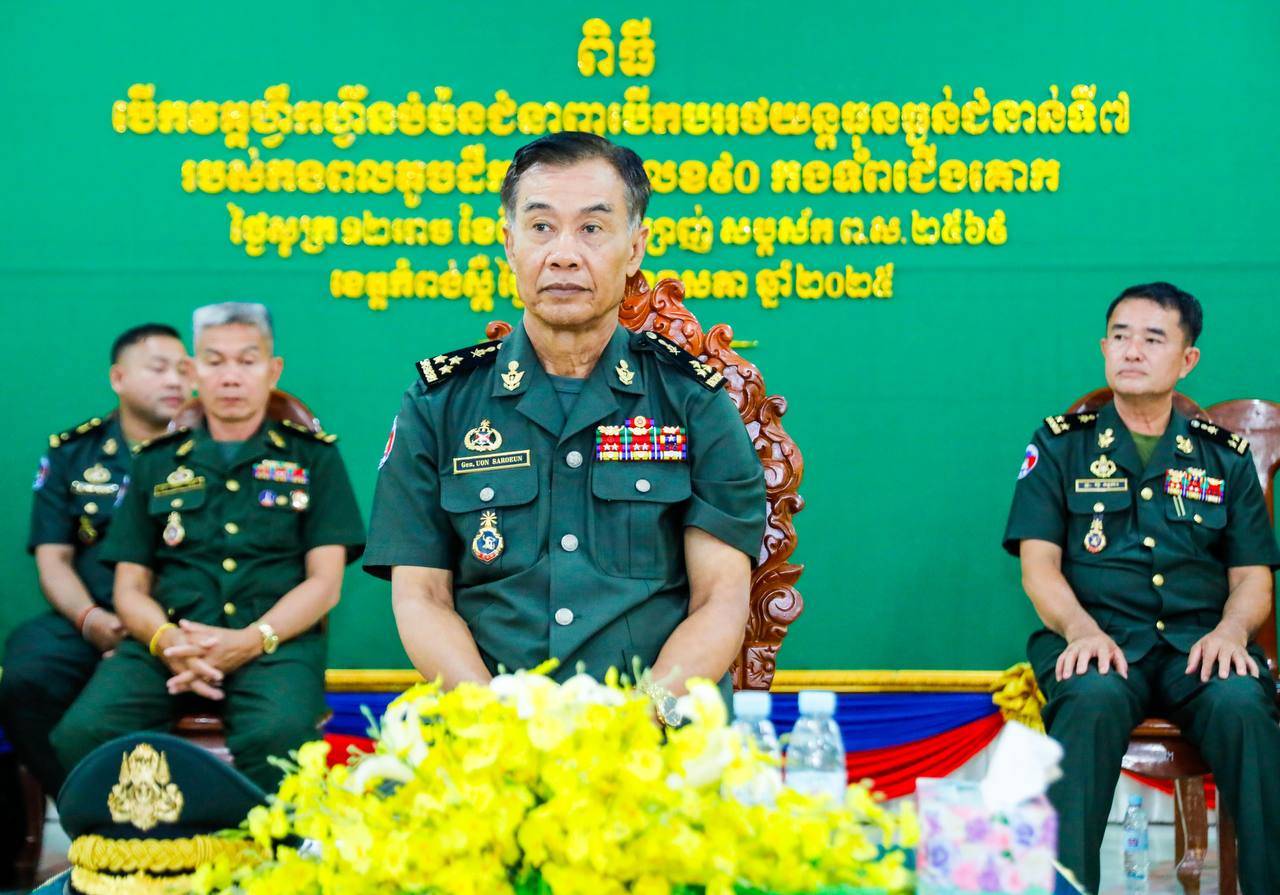 សិក្ខាកាមយោធិនចំនួន ៨០នាក់ បានចូលរៀនវគ្គហ្វឹកហ្វឺនបំប៉នជំនាញបើកបររថយន្តធុនធ្ងន់ ជំនាន់ទី៧ ឆ្នាំ២០២៥ នៅកងពលតូចដឹកជញ្ជូនលេខ៩០