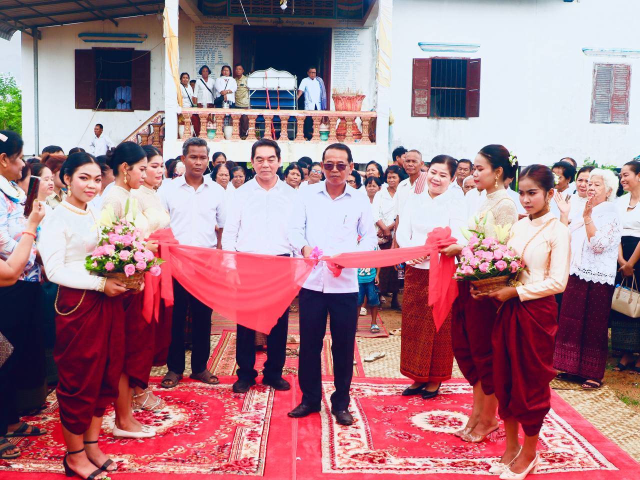 សម្ពោធសមិទ្ធផលតម្លៃជិត ៥០ម៉ឺនដុល្លារ នៅវត្តទួលភ្លង ដែលជាការរួមចំណែកដ៏មានតម្លៃក្នុងការអភិវឌ្ឍពុទ្ធសាសនា