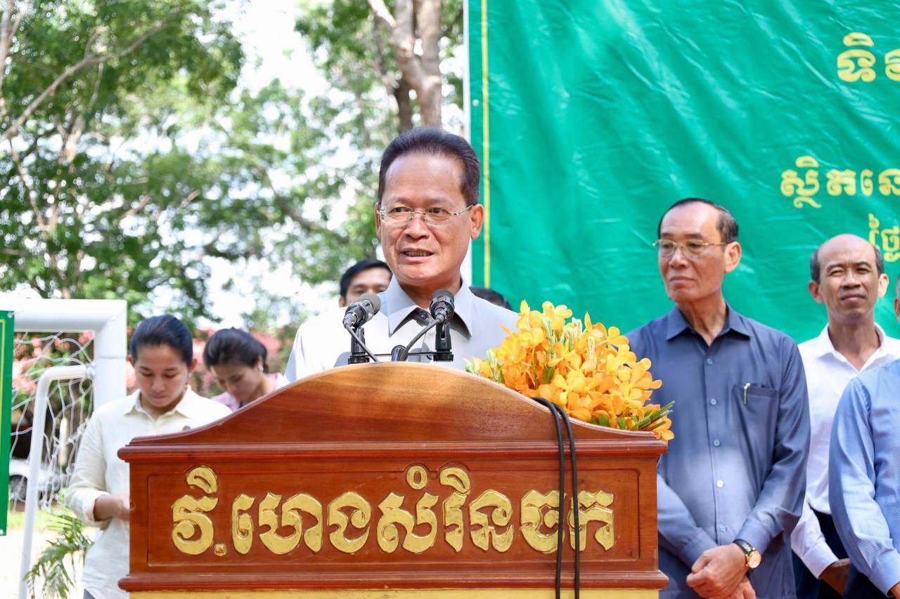 រដ្ឋមន្ត្រីក្រសួងបរិស្ថានសាបព្រោះផ្នត់គំនិតស្អាតដល់កុមារ និងយុវជន